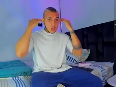 austinoficial online show from 02/05/26, 03:55