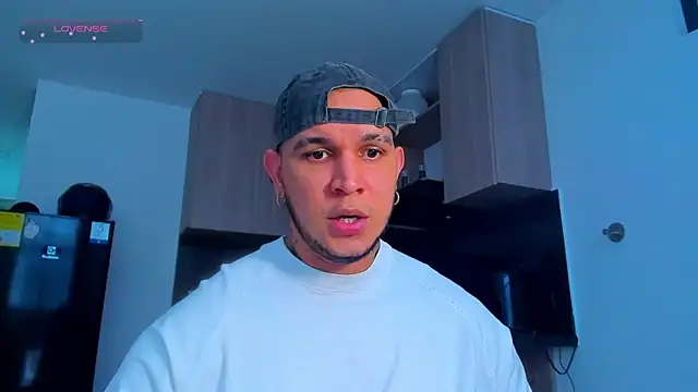 austinoficial online show from 05/13/26, 09:44