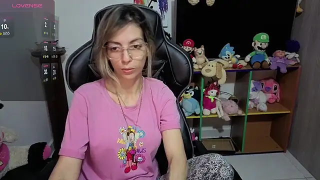 Princezzlove3 online show from 10/20/25, 11:27