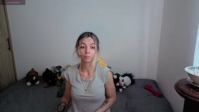 Princezzlove3 online show from 02/09/26, 01:04