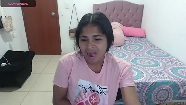 july-feria online show from 01/22/25, 10:48