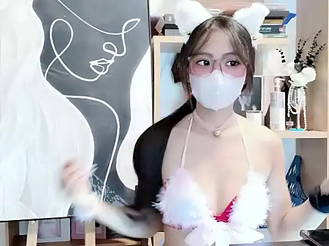 Lush-Office online show from 11/20/25, 07:30