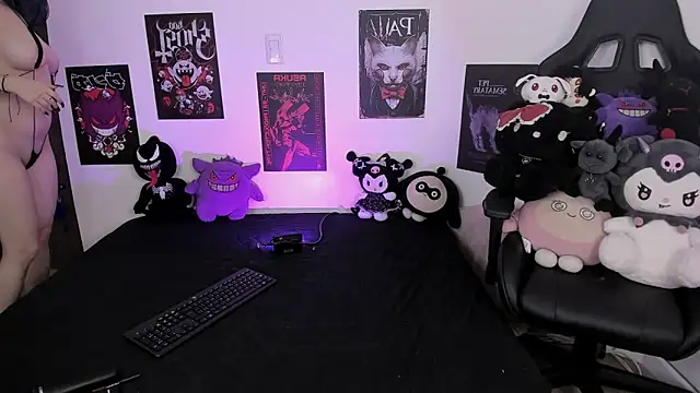 raven  white1 online show from 03/25/26, 08:15