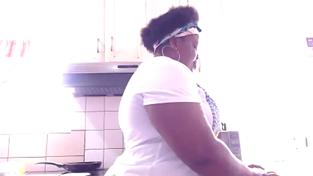 Snapshot of omalicha98 chatting on 12/04/25, 07:39 omalicha98 online show from 12/04/25, 07:39