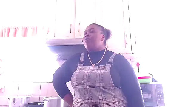 Snapshot of omalicha98 chatting on 12/15/25, 07:23 omalicha98 online show from 12/15/25, 07:23