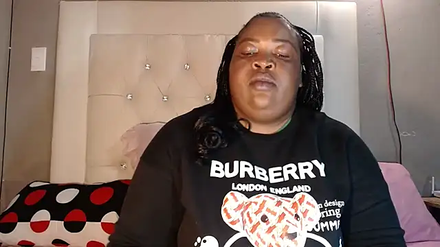 omalicha98 online show from 04/17/26, 06:38