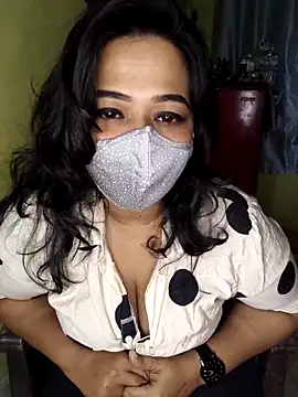 Snapshot of angelrani1234 chatting on 10/10/25, 08:52 angelrani1234 online show from 10/10/25, 08:52