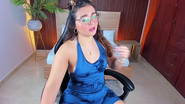 lilly ass  online show from 02/08/25, 12:50
