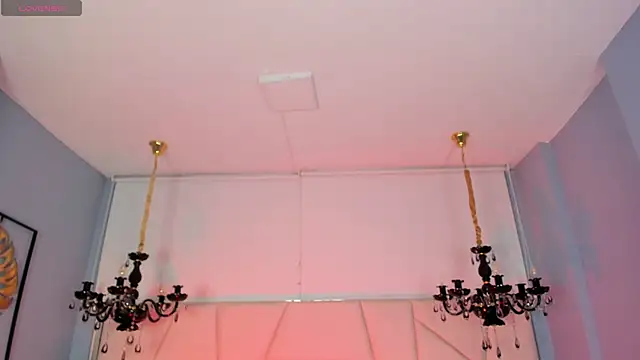 Aitana Hilton  online show from 11/23/25, 11:43