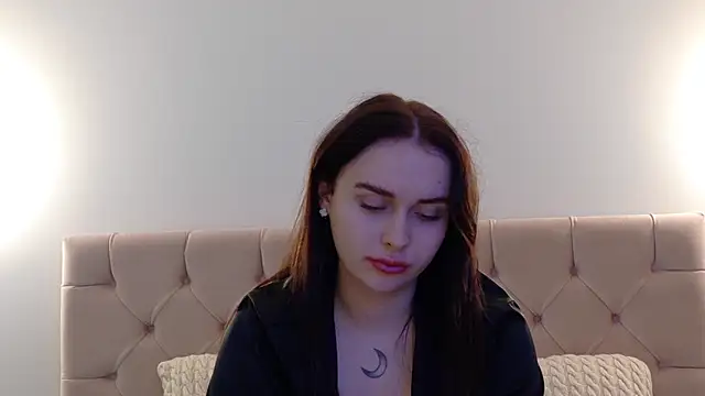 Snapshot of Lilliana_Moon chatting on 01/21/25, 05:09 Lilliana Moon online show from 01/21/25, 05:09