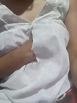 Snapshot of nikkibenza chatting on 01/18/25, 07:58 nikkibenza online show from 01/18/25, 07:58