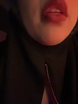 Snapshot of zahra_Jalid chatting on 05/19/26, 09:43 zahra Jalid online show from 05/19/26, 09:43