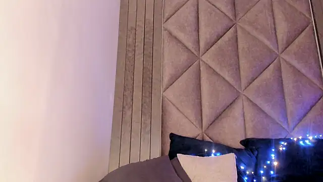 Snapshot of SabrinaSpell_ chatting on 02/20/25, 06:02 SabrinaSpell online show from 02/20/25, 06:02