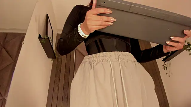 Snapshot of SabrinaSpell_ chatting on 11/15/25, 11:40 SabrinaSpell online show from 11/15/25, 11:40