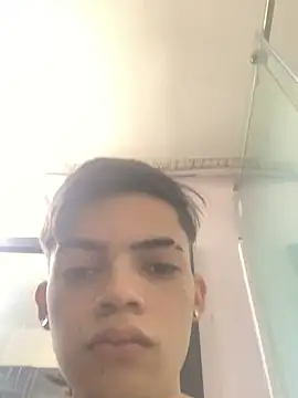 Latinos 2001 online show from 01/17/26, 02:33