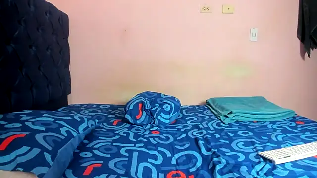 Latinos 2001 online show from 02/19/26, 04:36