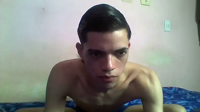 Latinos 2001 online show from 04/01/26, 08:39