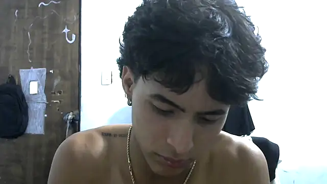 Snapshot of Sm1thXx chatting on 03/19/25, 01:54 Sm1thXx online show from 03/19/25, 01:54
