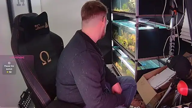 Snapshot of justinitt chatting on 02/06/25, 07:07 justinitt online show from 02/06/25, 07:07