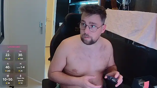 Snapshot of justinitt chatting on 02/13/25, 07:21 justinitt online show from 02/13/25, 07:21