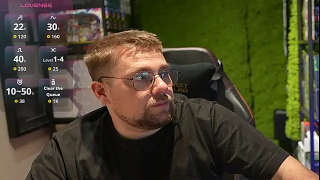 Snapshot of justinitt chatting on 11/21/25, 11:09 justinitt online show from 11/21/25, 11:09