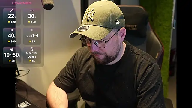 Snapshot of justinitt chatting on 12/18/25, 09:48 justinitt online show from 12/18/25, 09:48