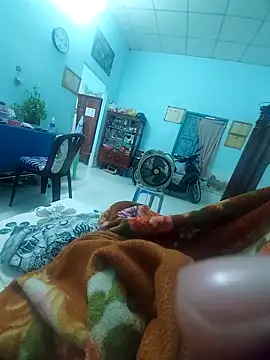 KisSsu online show from 12/04/25, 02:10