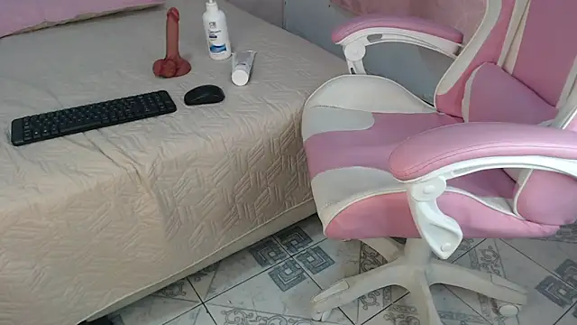 Snapshot of gracelove_1 chatting on 01/20/25, 04:12 gracelove 1 online show from 01/20/25, 04:12