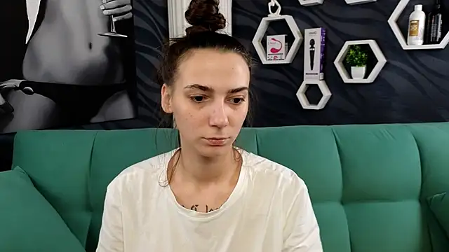 Snapshot of annabishop chatting on 02/18/25, 03:21 annabishop online show from 02/18/25, 03:21