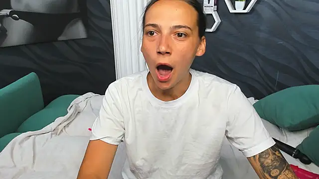 Snapshot of annabishop chatting on 03/18/25, 06:14 annabishop online show from 03/18/25, 06:14