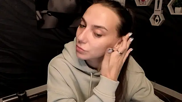 Snapshot of annabishop chatting on 10/08/25, 12:19 annabishop online show from 10/08/25, 12:19