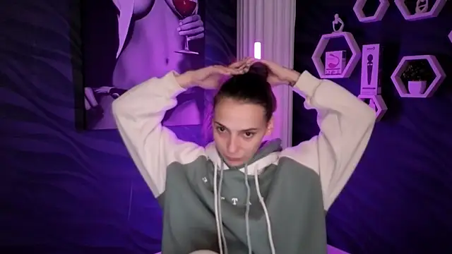 Snapshot of annabishop chatting on 10/09/25, 12:19 annabishop online show from 10/09/25, 12:19