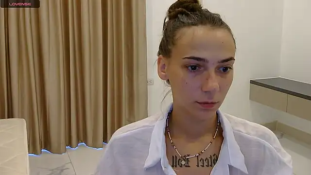 Snapshot of annabishop chatting on 10/22/25, 12:11 annabishop online show from 10/22/25, 12:11