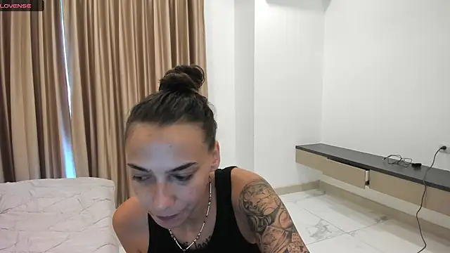 Snapshot of annabishop chatting on 11/05/25, 12:21 annabishop online show from 11/05/25, 12:21