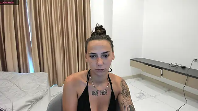 Snapshot of annabishop chatting on 11/06/25, 12:22 annabishop online show from 11/06/25, 12:22