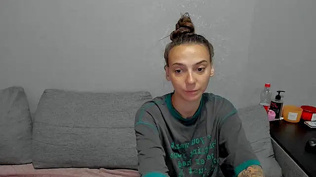 Snapshot of annabishop chatting on 11/20/25, 01:17 annabishop online show from 11/20/25, 01:17