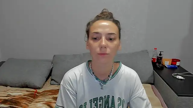 Snapshot of annabishop chatting on 11/24/25, 12:21 annabishop online show from 11/24/25, 12:21