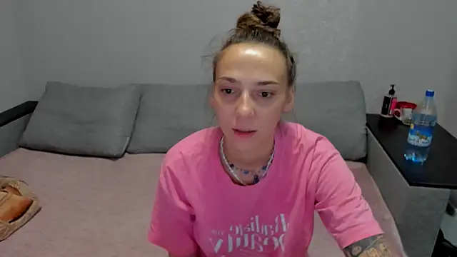 Snapshot of annabishop chatting on 12/05/25, 12:41 annabishop online show from 12/05/25, 12:41