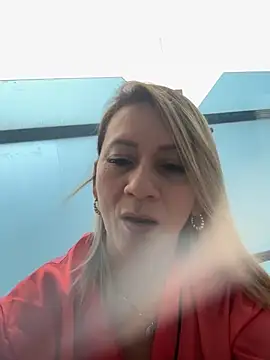 Snapshot of AtheneaRusell chatting on 10/25/25, 07:08 AtheneaRusell online show from 10/25/25, 07:08