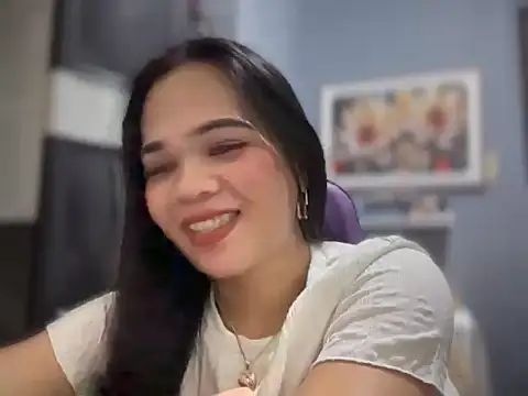 SophiaCourthaway online show from 04/12/26, 10:15