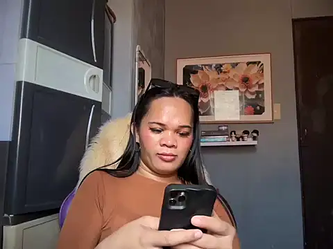SophiaCourthaway online show from 05/15/26, 02:18