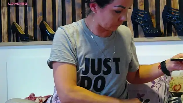 Tory Lovi online show from 04/03/26, 03:59