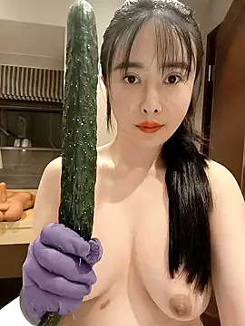 Snapshot of lilandi0521 chatting on 03/11/25, 05:35 lilandi0521 online show from 03/11/25, 05:35