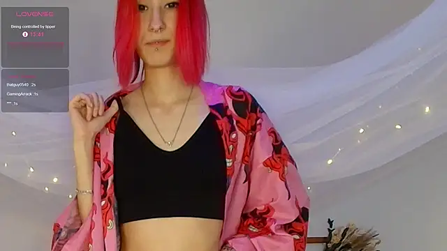 Snapshot of Kar1_na_ chatting on 01/18/25, 11:32 Kar1 na  online show from 01/18/25, 11:32