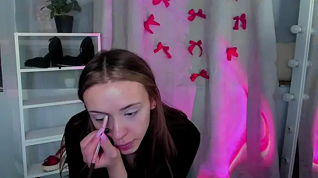 Sahara Shields online show from 02/12/25, 10:24