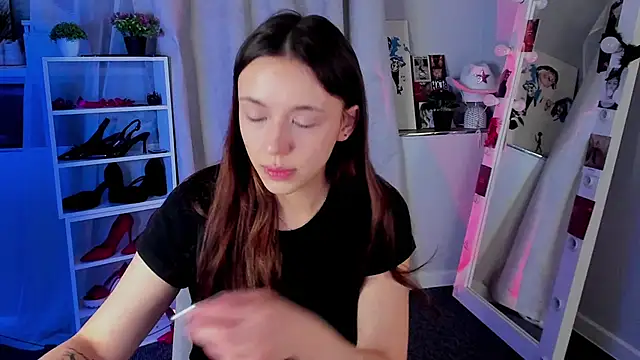 Sahara Shields online show from 12/04/25, 07:50