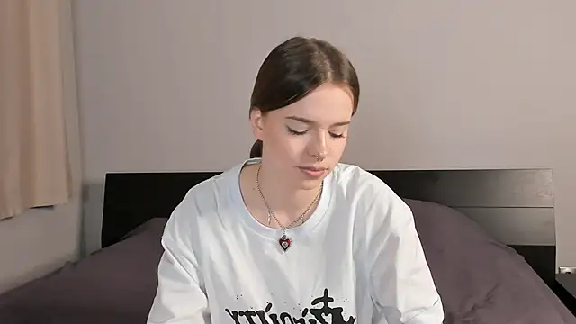 Snapshot of MonaClive chatting on 01/19/25, 07:25 MonaClive online show from 01/19/25, 07:25