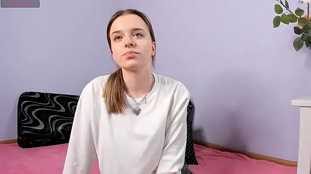 Snapshot of MonaClive chatting on 01/21/25, 02:48 MonaClive online show from 01/21/25, 02:48