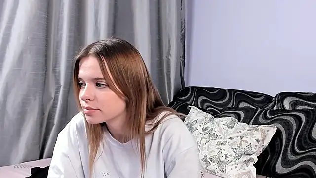 Snapshot of MonaClive chatting on 01/23/25, 07:32 MonaClive online show from 01/23/25, 07:32