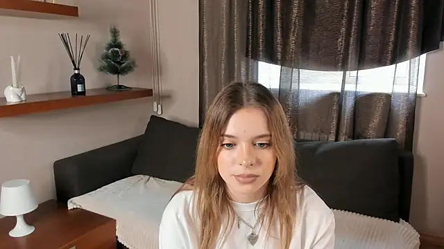 Snapshot of MonaClive chatting on 02/04/25, 08:02 MonaClive online show from 02/04/25, 08:02